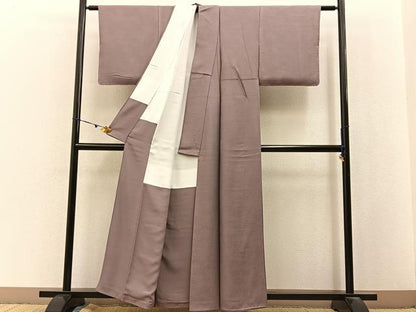 平和屋着物●本加賀友禅作家　押田正義監修　色無地　紗綾形地紋　赤白橡色　正絹　逸品　BAAX6744hj
