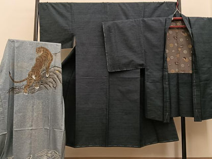 平和屋着物●男性　紬　アンサンブル　長襦袢(無双仕立て)セット　100亀甲　総詰め　羽裏：宝尽くし　正絹　逸品　未使用　BAAX6992hj
