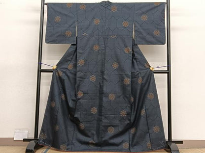 平和屋着物●本場大島紬　7マルキ　亀甲花文　正絹　逸品　BAAX7034hv