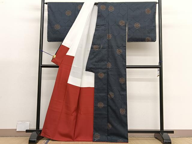 平和屋着物●本場大島紬　7マルキ　亀甲花文　正絹　逸品　BAAX7034hv