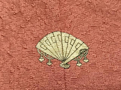 平和屋着物●上質な色無地　紋意匠　浅緋色　やまと誂製　正絹　逸品　未使用　BAAX7040hv