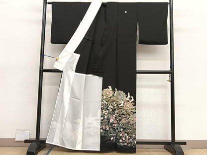 平和屋着物■豪華黒留袖　作家物　飛鶴浜松文　金彩　胴抜き仕立て　正絹　逸品　BAAX7095hv