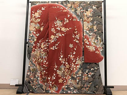 平和屋着物●豪華振袖　駒刺繍　立波花蝶文　暈し染め　黒地　金銀彩　正絹　逸品　BAAX7176hv