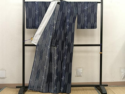 平和屋着物＊夏物　小紋　紗　矢絣文様　洗える着物　BAAX8062mz