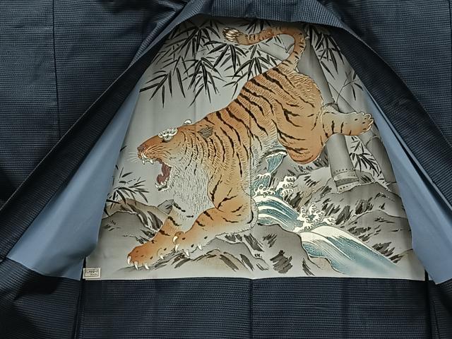 平和屋着物●男性　本場大島紬　アンサンブル　絣文様　羽裏・虎　正絹　逸品　BAAX8198mz