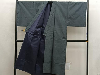 平和屋着物●男性　本場大島紬　アンサンブル　襦袢セット　80亀甲　総詰め　正絹　逸品　BAAX8199mz