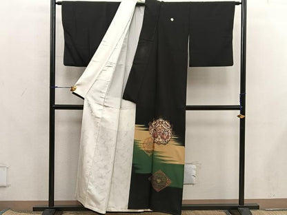 平和屋着物■豪華黒留袖　駒刺繍　向かい鳥花文　暈し染め　金彩　正絹　逸品　BAAX8246mz