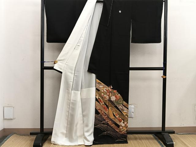 平和屋着物■豪華黒留袖　扇面御所車花文　金彩　正絹　逸品　未使用　BAAX8256mz