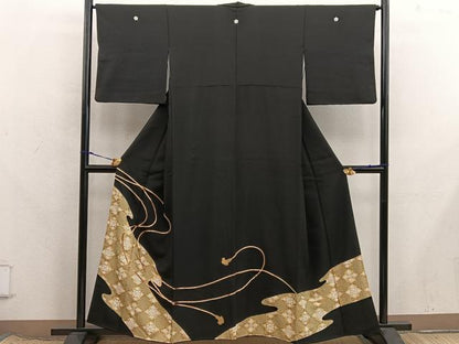平和屋着物■豪華黒留袖　駒刺繍　松皮菱花文　金彩　正絹　逸品　BAAX8329mz