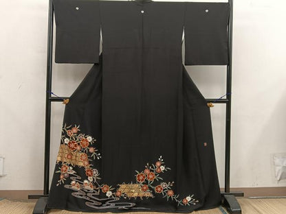平和屋着物■豪華黒留袖　作家物　駒刺繍　鴛鴦枝花文　金彩　正絹　逸品　BAAX8340mz