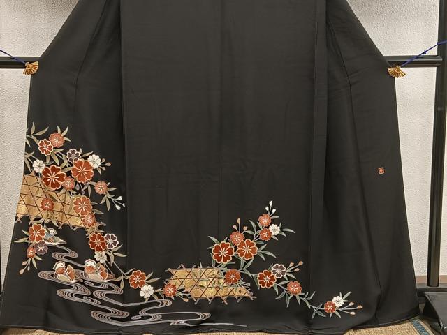 平和屋着物■豪華黒留袖　作家物　駒刺繍　鴛鴦枝花文　金彩　正絹　逸品　BAAX8340mz