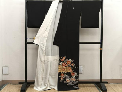 平和屋着物■豪華黒留袖　作家物　駒刺繍　鴛鴦枝花文　金彩　正絹　逸品　BAAX8340mz