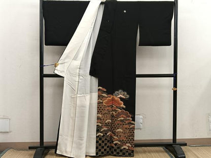 平和屋着物■豪華黒留袖　作家物　駒刺繍　松　金彩　正絹　逸品　BAAX8389mz