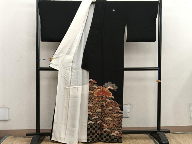 平和屋着物■豪華黒留袖　作家物　駒刺繍　松　金彩　正絹　逸品　BAAX8389mz