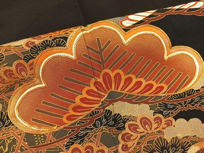 平和屋着物■豪華黒留袖　作家物　駒刺繍　松　金彩　正絹　逸品　BAAX8389mz