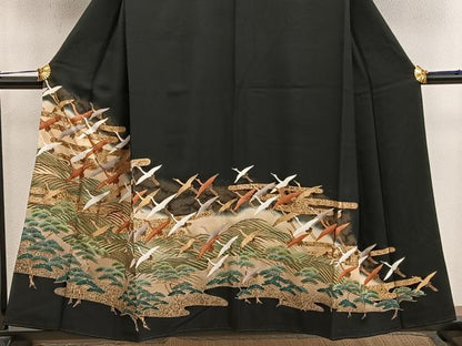平和屋着物■豪華黒留袖　駒刺繍　飛鶴文　暈し染め　金彩　正絹　逸品　BAAX8444mz