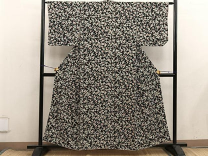 平和屋着物■上質な小紋　枝梅文　黒地　正絹　逸品　BAAX8513mz