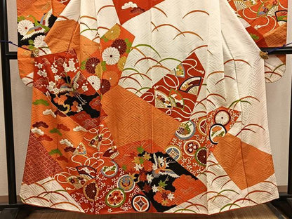平和屋着物■豪華振袖　駒刺繍　飛鶴枝梅文　金彩　正絹　逸品　BAAX8560mz
