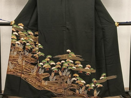 平和屋着物■豪華黒留袖　駒刺繍　流水松文　金彩　正絹　逸品　BAAX8591mz