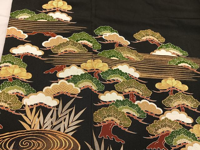 平和屋着物■豪華黒留袖　駒刺繍　流水松文　金彩　正絹　逸品　BAAX8591mz