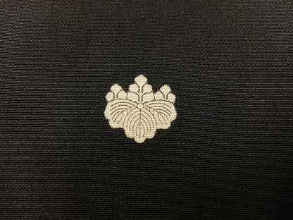 平和屋着物■豪華黒留袖　群鶴菊花文　金彩　正絹　逸品　BAAX8603mz