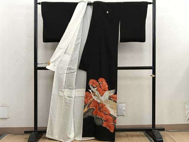 平和屋着物■豪華黒留袖　刺繍　孔雀　金銀糸　正絹　逸品　BAAX8642mz