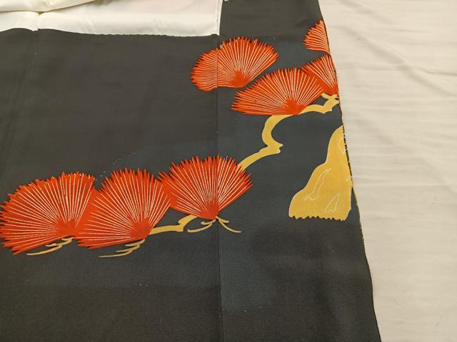平和屋着物■豪華黒留袖　刺繍　孔雀　金銀糸　正絹　逸品　BAAX8642mz