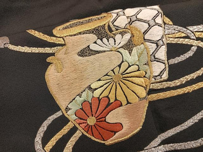 平和屋着物■豪華黒留袖　総刺繍　陶器花文　金銀糸　正絹　逸品　BAAX8686mz