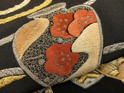 平和屋着物■豪華黒留袖　総刺繍　陶器花文　金銀糸　正絹　逸品　BAAX8686mz