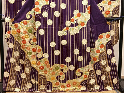 平和屋着物■豪華振袖　駒刺繍　立波菊花文　金彩　正絹　逸品　BAAX8771mz