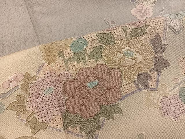 平和屋着物●訪問着　総刺繍　スワトウ刺繍　地紙重ね牡丹花文　暈し染め　正絹　逸品　BAAX8815mz