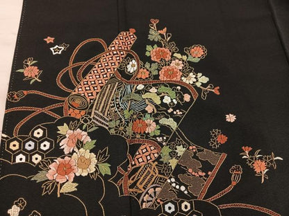 平和屋着物●豪華黒留袖　総刺繍　蘇州刺繍　御所車菊花絵巻　金糸　正絹　逸品　BAAX8825mz