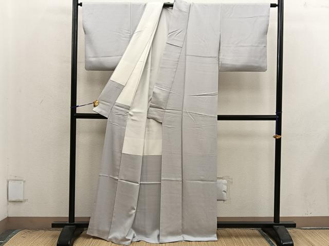 平和屋着物●上質な色無地　作家物　唐草地紋　練色　正絹　逸品　BAAX8851mz