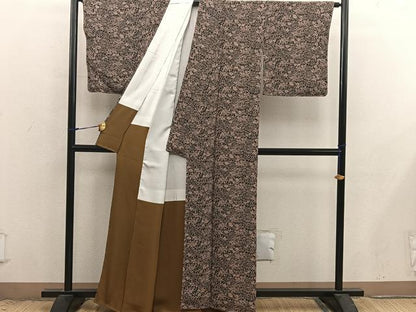 平和屋着物●上質な小紋　型染め　魚　黒地　鬼しぼ縮緬　正絹　逸品　BAAX8863mz