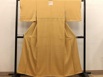 平和屋着物●上質な色無地　毘沙門亀甲地紋　黄朽葉色　正絹　逸品　未使用　BAAX8890mz