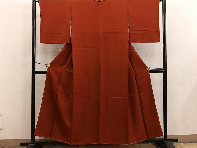 平和屋着物■上質な色無地　紋意匠　弁柄色　正絹　逸品　未使用　BAAX8912mz