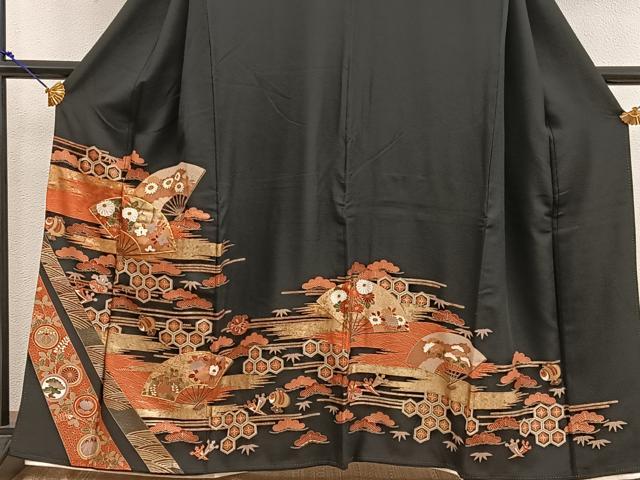 平和屋着物■豪華黒留袖　駒刺繍　扇面菊花文　金彩　正絹　逸品　BAAX8919mz