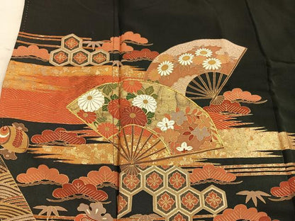 平和屋着物■豪華黒留袖　駒刺繍　扇面菊花文　金彩　正絹　逸品　BAAX8919mz