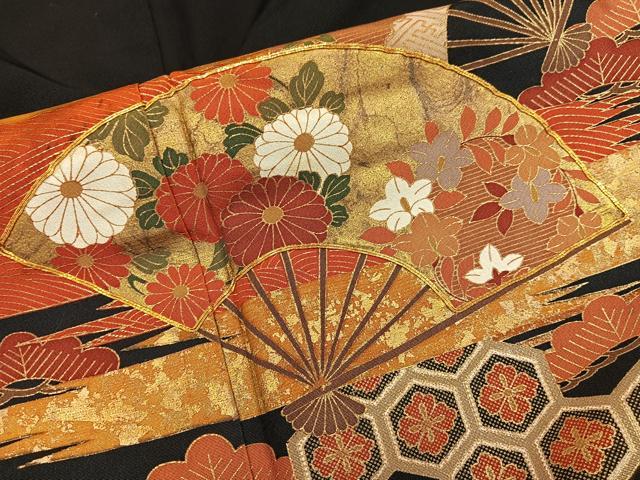 平和屋着物■豪華黒留袖　駒刺繍　扇面菊花文　金彩　正絹　逸品　BAAX8919mz