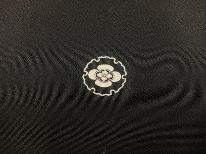 平和屋着物■豪華黒留袖　駒刺繍　扇面菊花文　金彩　正絹　逸品　BAAX8919mz