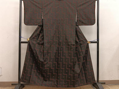 平和屋着物■本場大島紬　幾何学文様　証紙付き　正絹　逸品　BAAX8964mz
