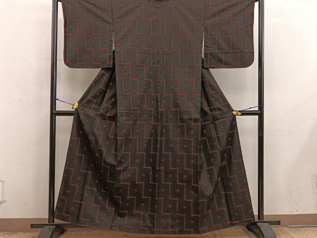 平和屋着物■本場大島紬　幾何学文様　証紙付き　正絹　逸品　BAAX8964mz