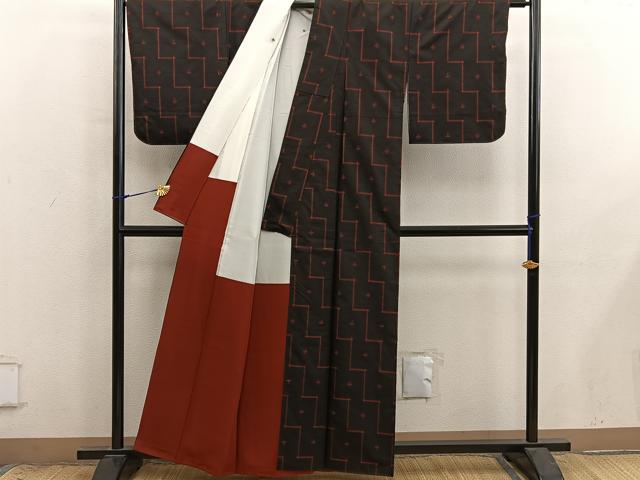 平和屋着物■本場大島紬　幾何学文様　証紙付き　正絹　逸品　BAAX8964mz