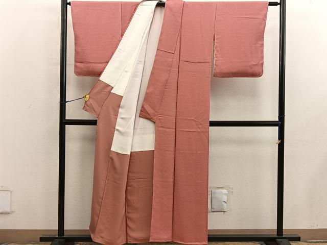 平和屋着物■上質な色無地　紗綾形地紋　真朱色　正絹　逸品　BAAX8967mz