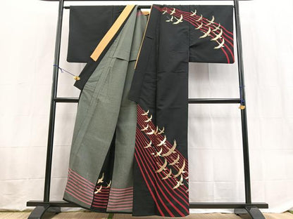 平和屋着物▽男性　訪問着　単衣　飛鶴文　黒地　金彩　洗える着物　BAAX9445yc