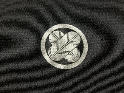 平和屋着物●創業460年・千總　黒留袖　駒刺繍　吉祥宝尽くし文　金彩　正絹　逸品　BAAX9561yc