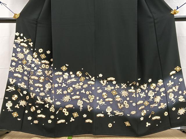 平和屋着物●豪華黒留袖　総刺繍　駒刺繍　宝尽くし花文　暈し染め　正絹　逸品　BAAX9611yc