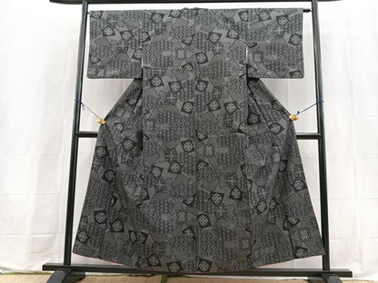 平和屋着物■本場大島紬　7マルキ　幾何学花文　正絹　逸品　BAAX9613yc