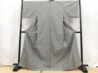 平和屋着物■本場大島紬　琉球絣文様　正絹　逸品　BAAX9628yc