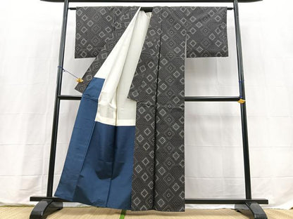 平和屋着物■本場大島紬　幾何学文様　正絹　逸品　BAAX9701yc